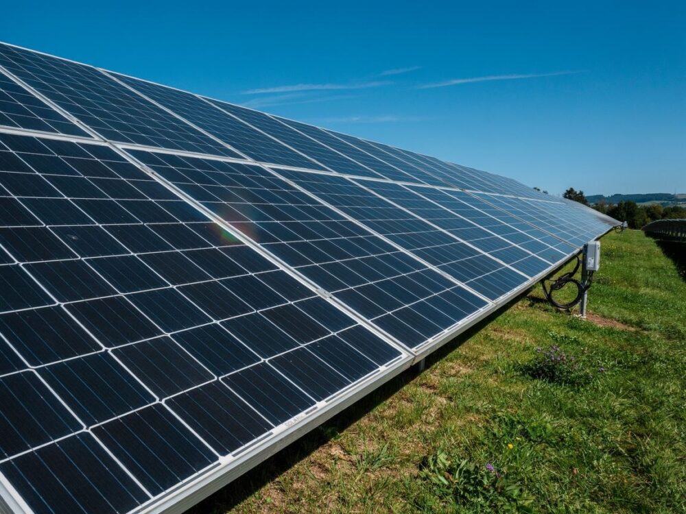 instalacja solarnych ogniw słonecznych