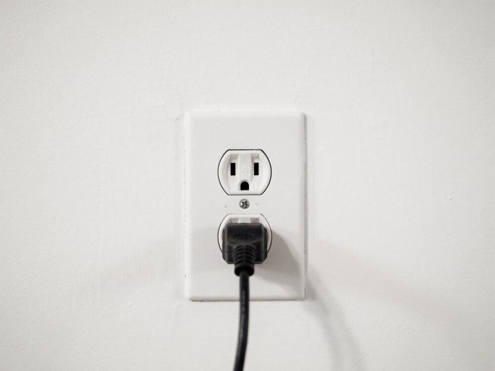 schemat gniazda elektrycznego